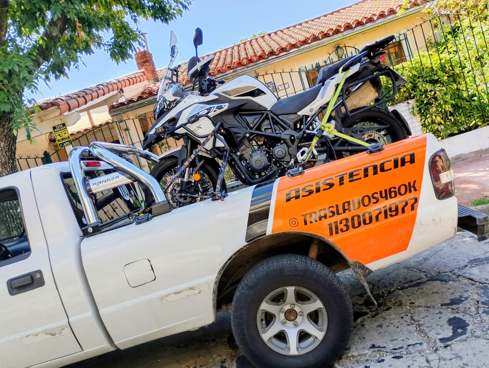 Camioneta de Traslados 46 utilizada para traslados y fletes